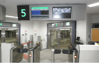 空港モニター表示工事